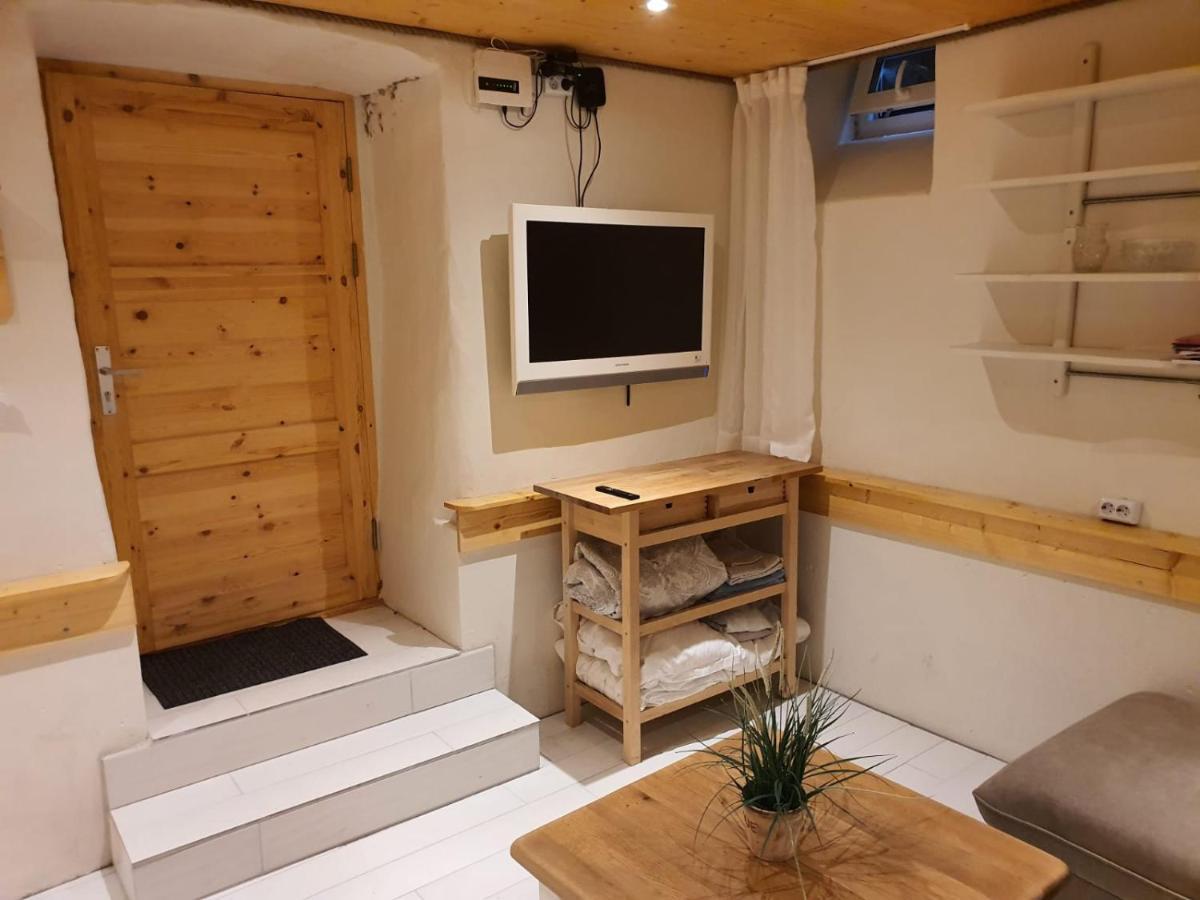تالين City Center Basement Studio المظهر الخارجي الصورة